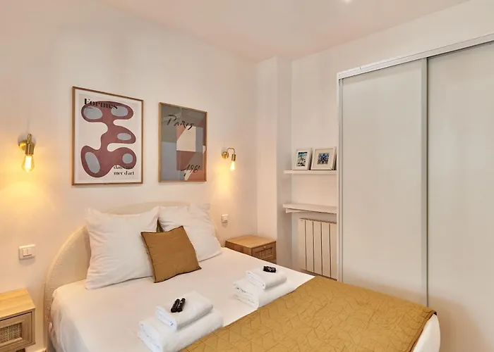 Apartment 2 Bedrooms Center Of Paris