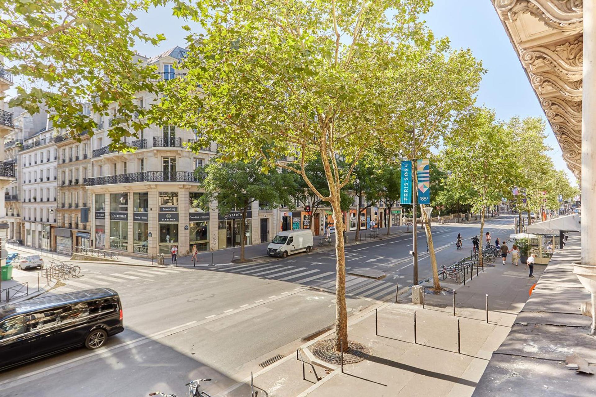 2 Bedrooms Center Of Appartement *