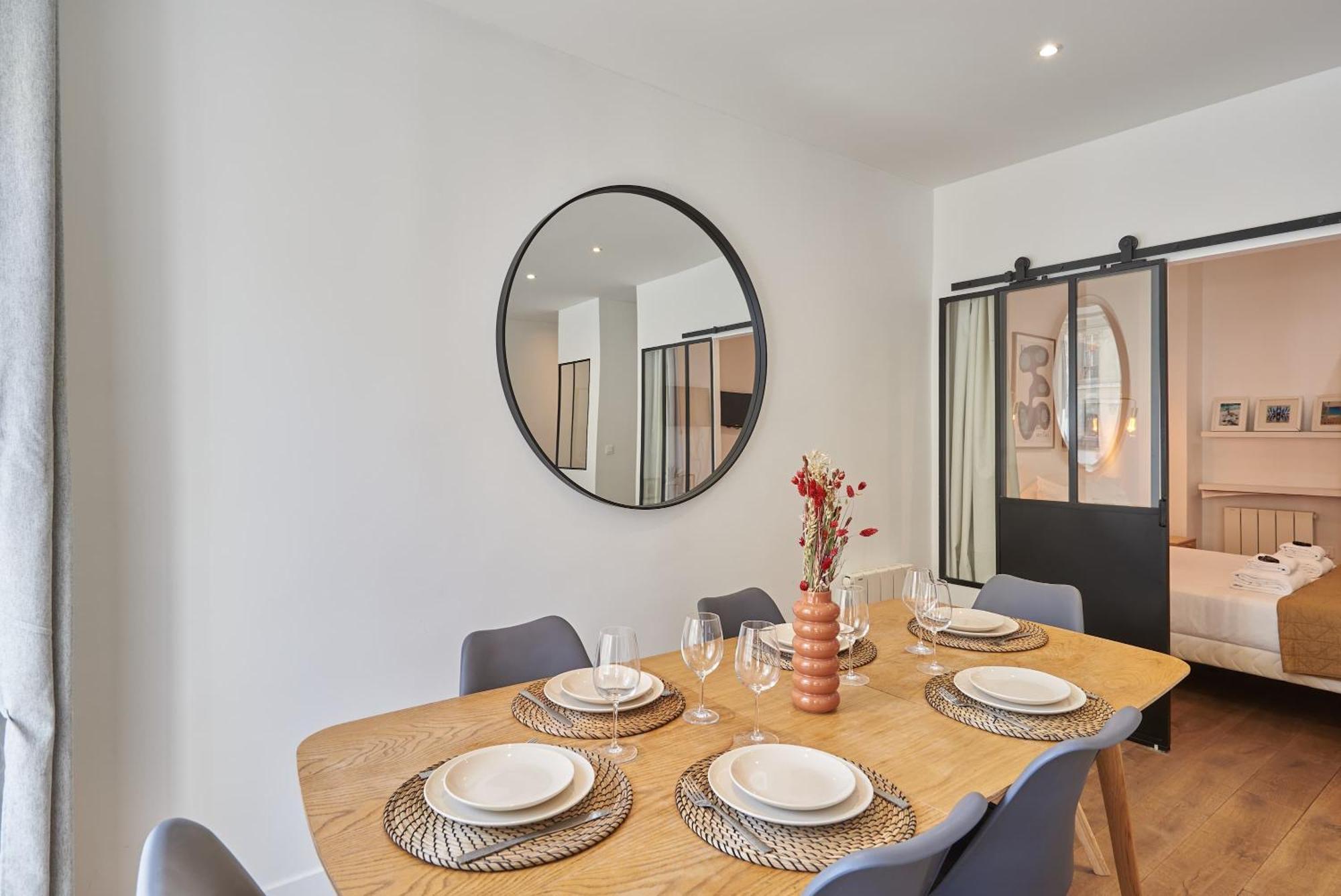 2 Bedrooms Center Of Appartement Paris