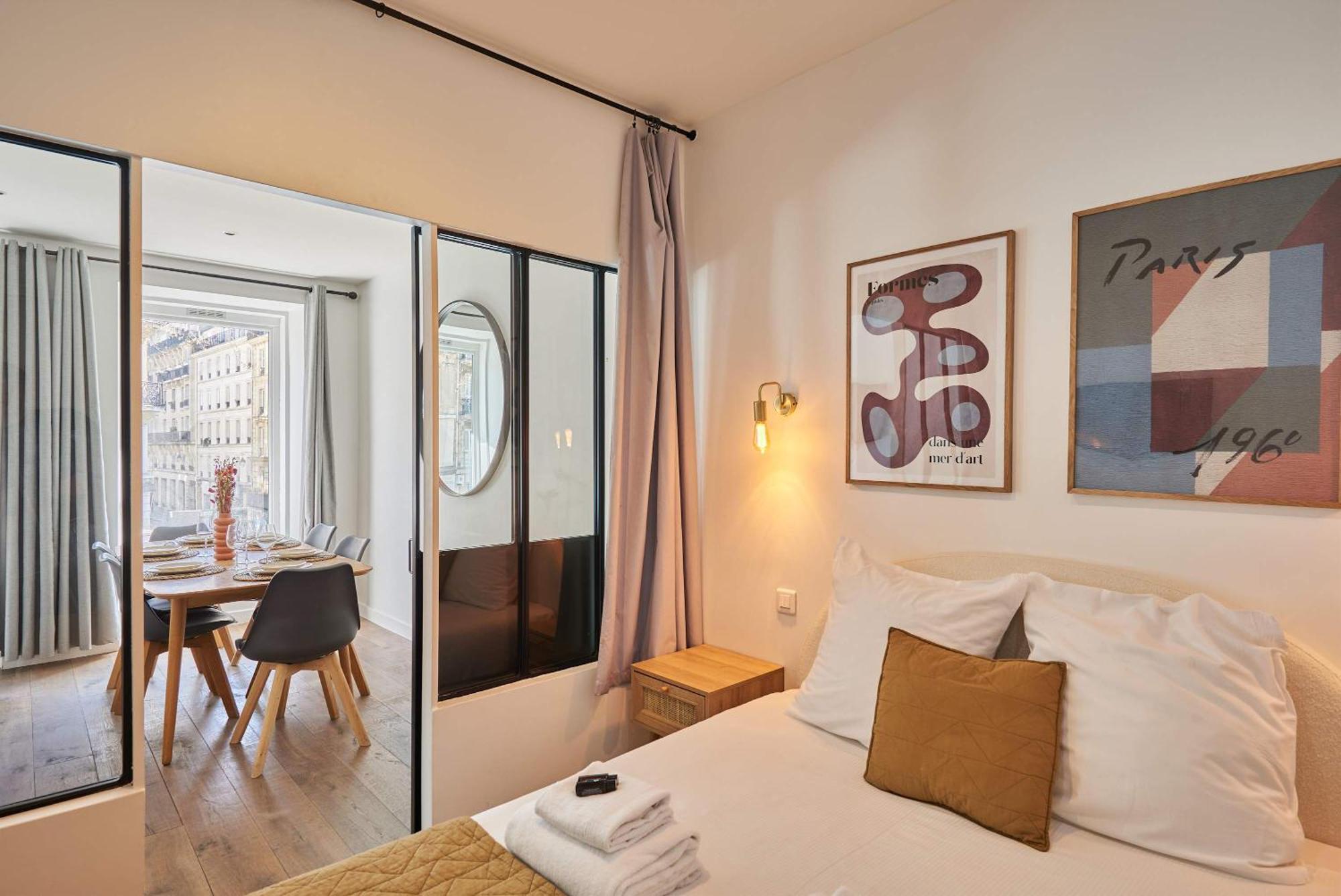 2 Bedrooms Center Of Appartement